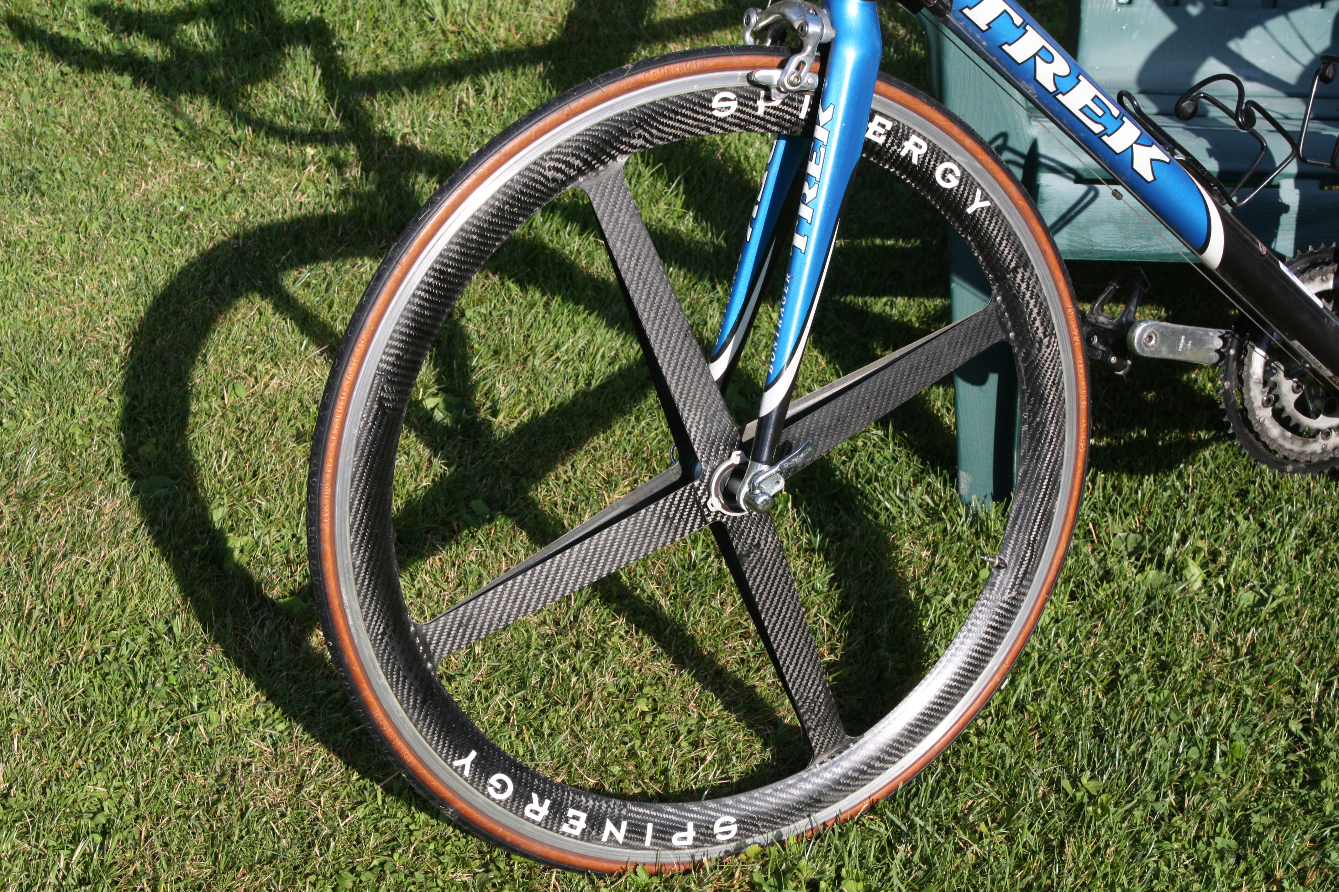 trekdiscovery_003_spinergy.jpg