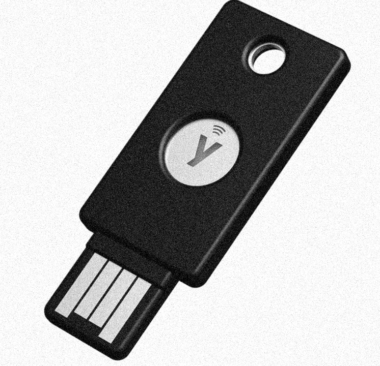 2024-10-24-yubikey5nfc.png